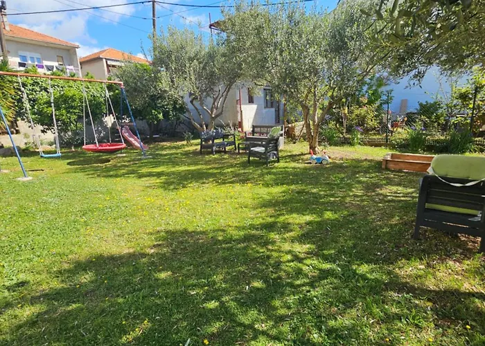 Grgic * Τρογκίρ