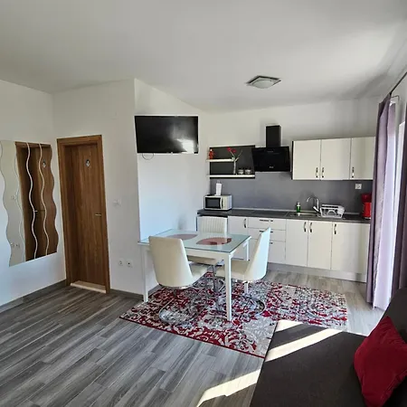 Grgic Apartment Trogir