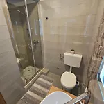 格吉奇公寓 *